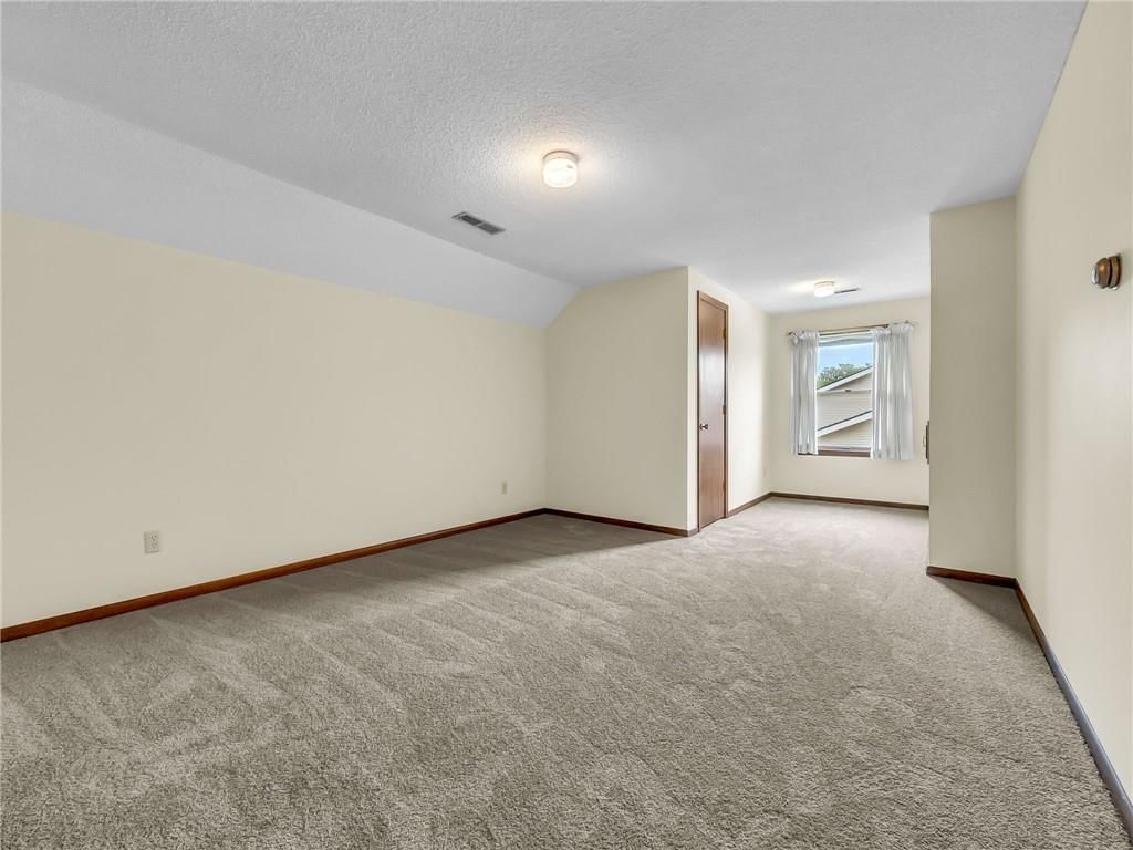 907 N Forest Lane — photo 36
