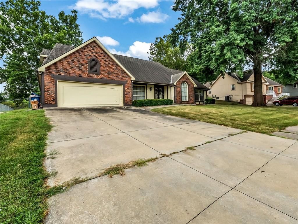 907 N Forest Lane — photo 43