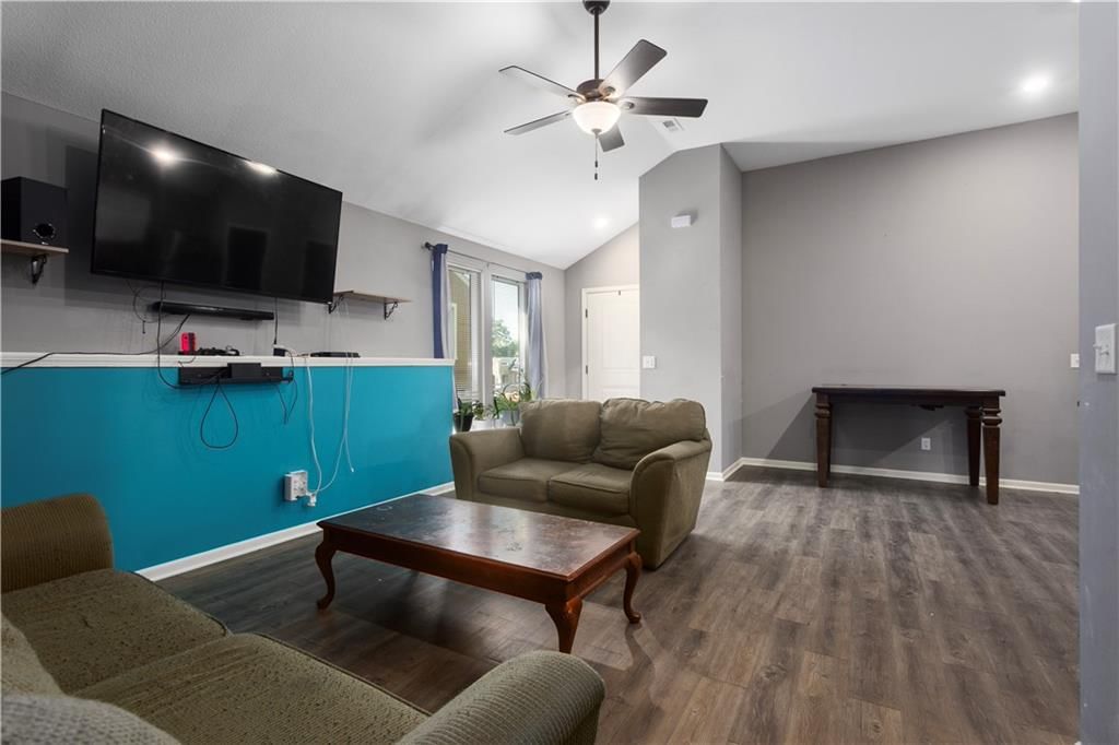 Photo 10 of 27 - 4321 N Jackson Avenue