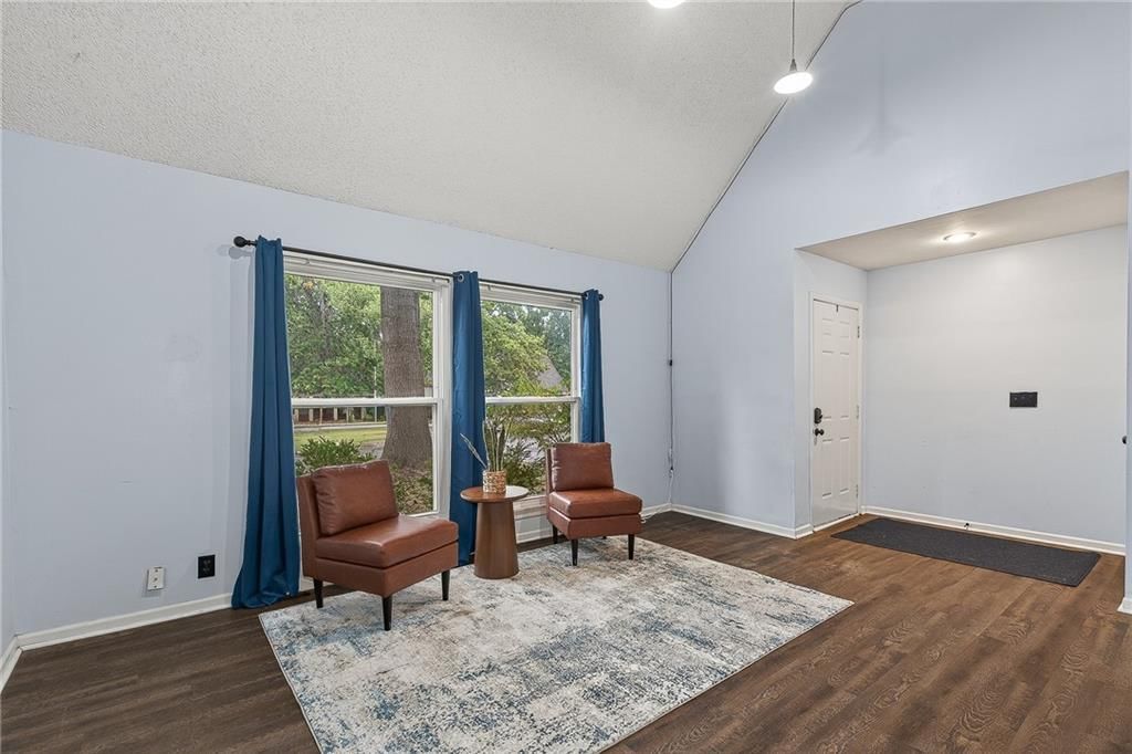 2407 Yosemite Drive — photo 5