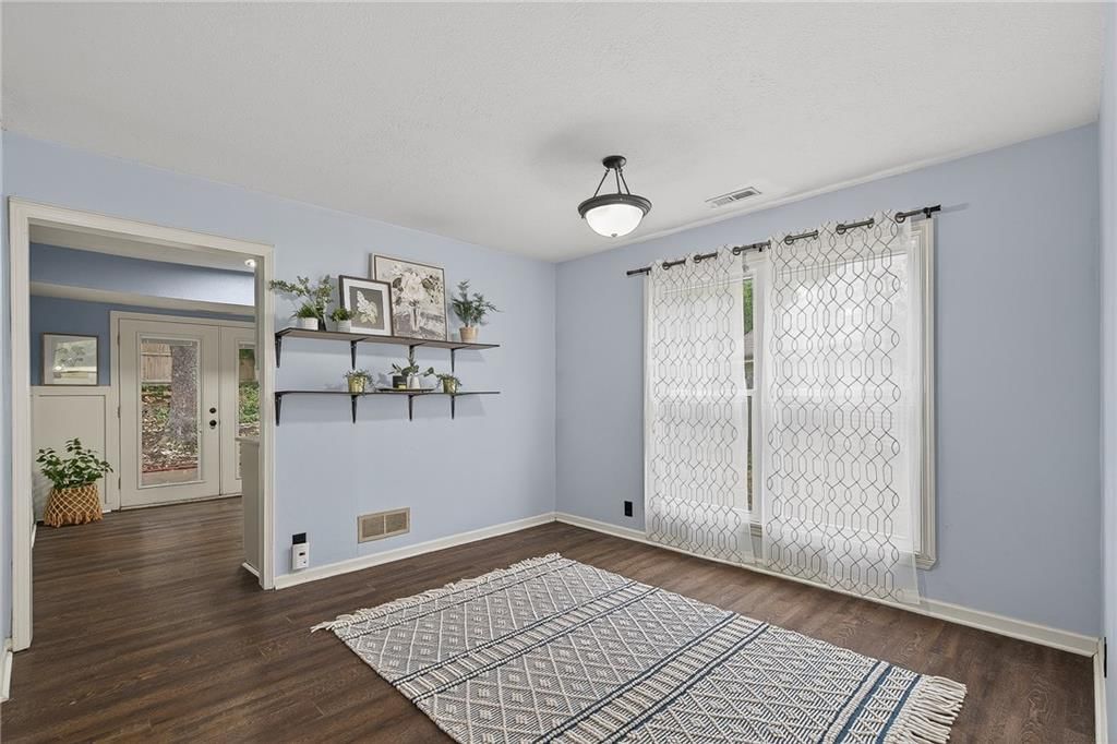 2407 Yosemite Drive — photo 6