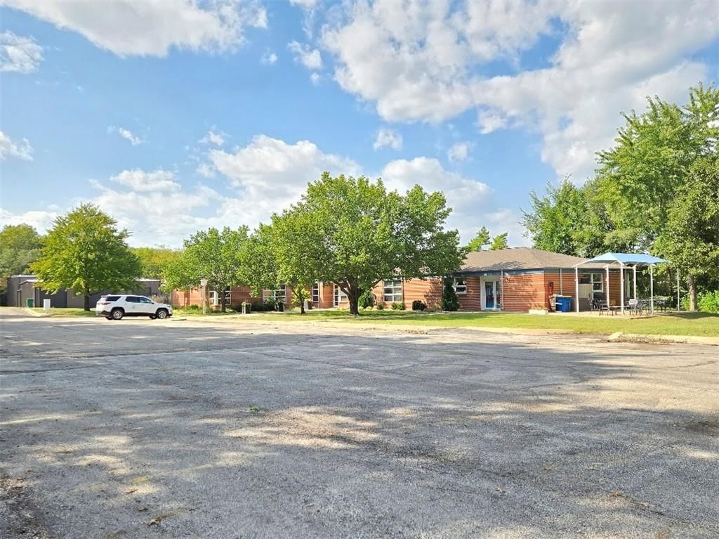 401 N East Street — photo 38