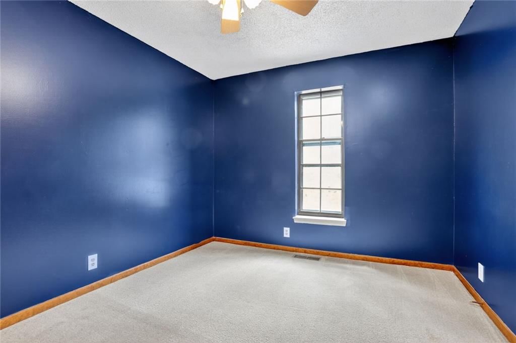 Photo 10 of 16 - 15622 W 126TH Street