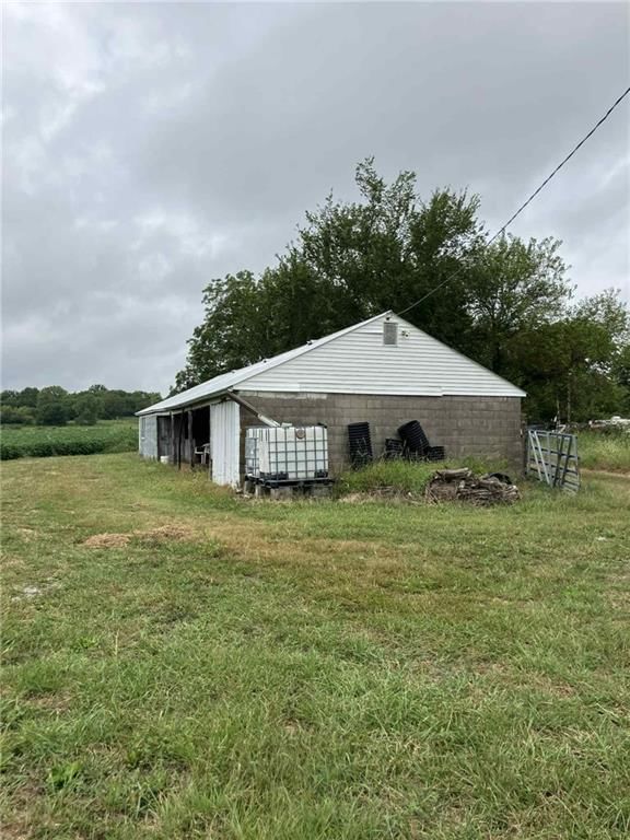 4689 Ks 7 Highway — photo 22