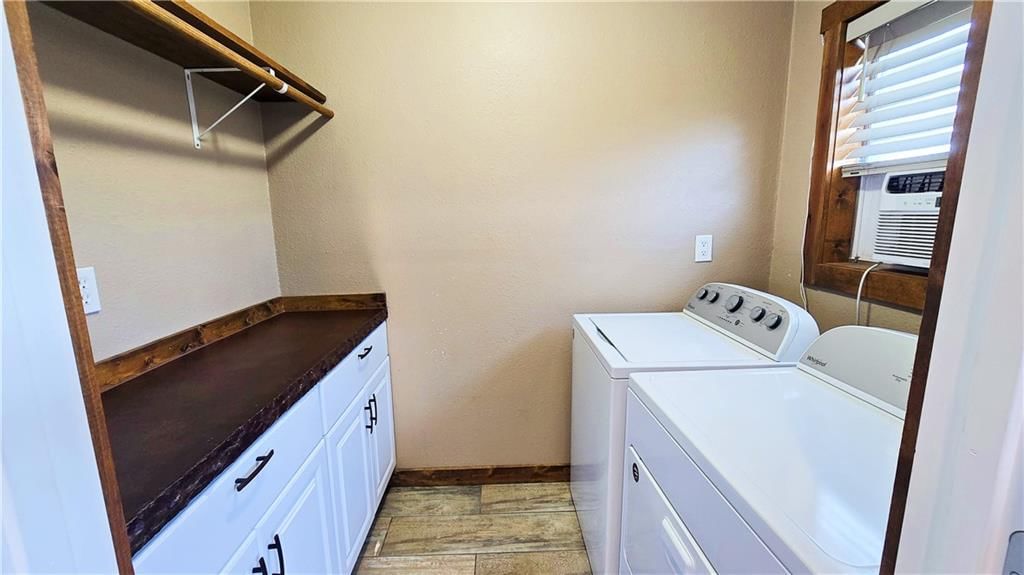 324 W 23rd Street — photo 39