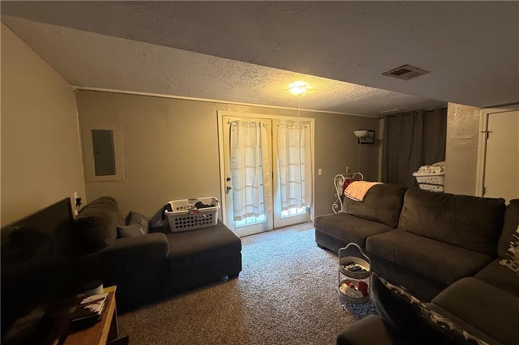 110 E South Avenue — photo 9