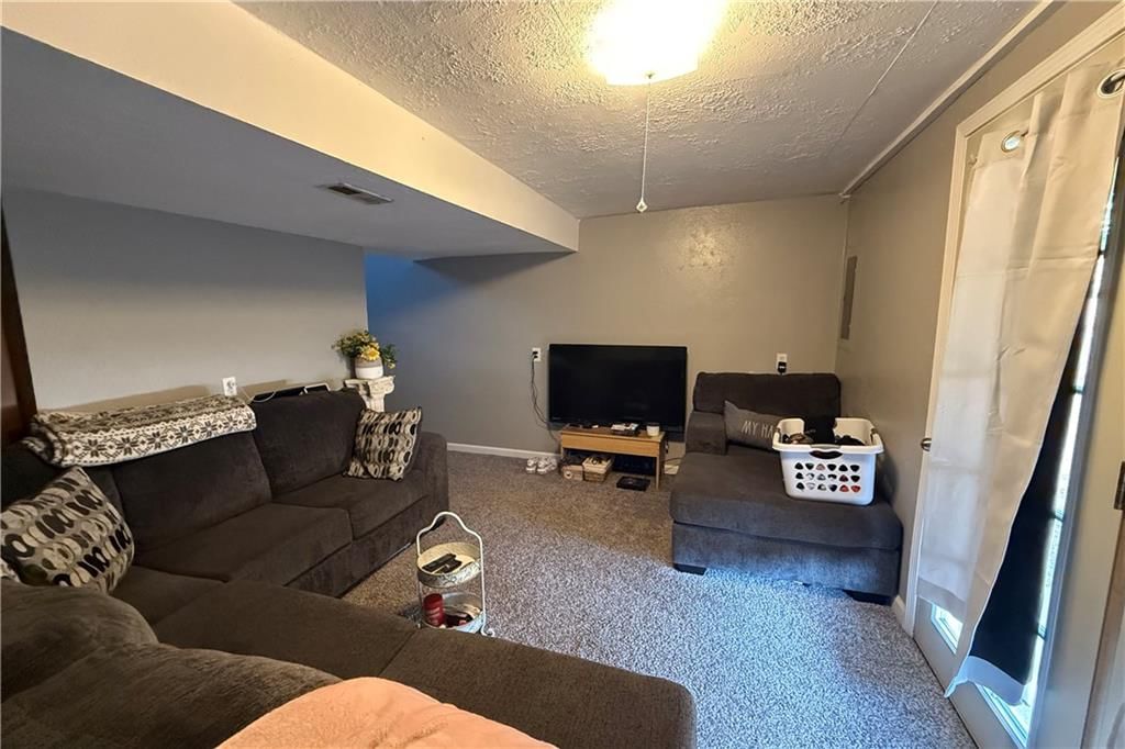 110 E South Avenue — photo 10