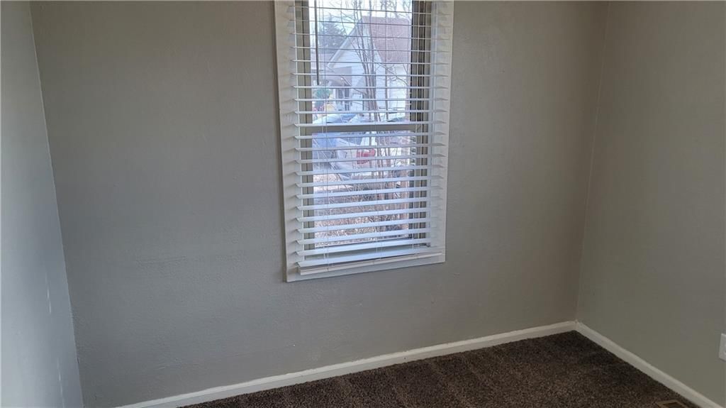 110 E South Avenue — photo 22