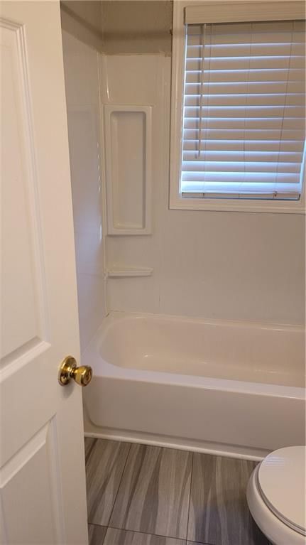 110 E South Avenue — photo 26