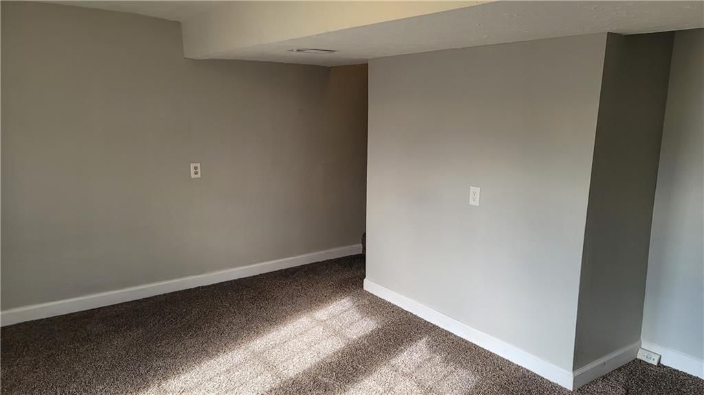 110 E South Avenue — photo 30