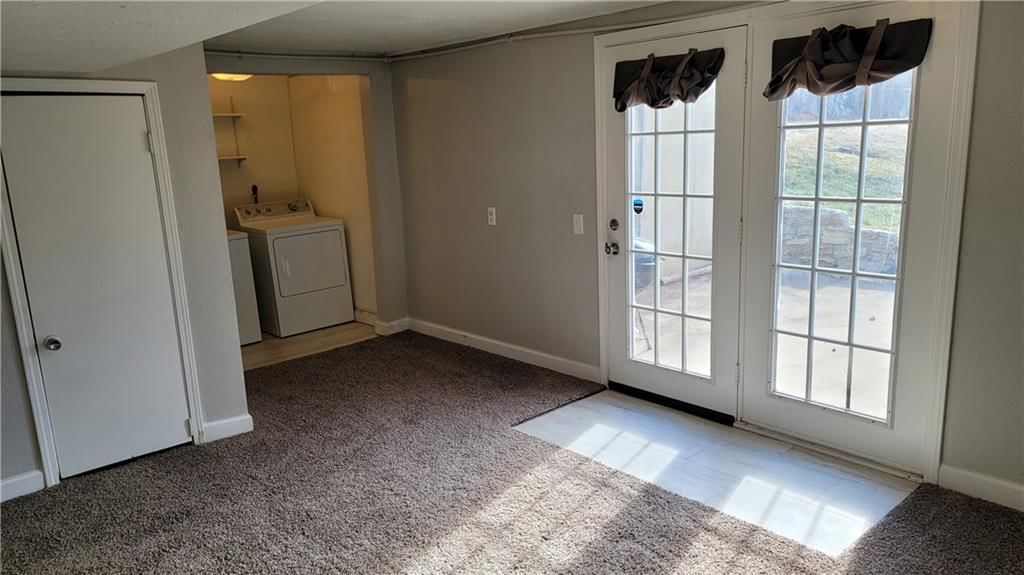 110 E South Avenue — photo 31