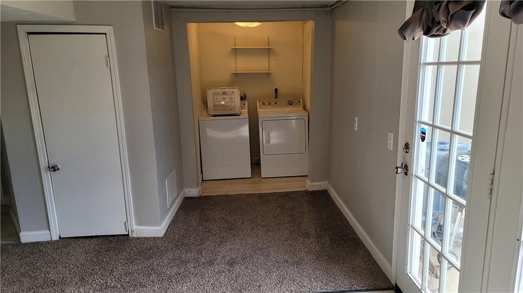 110 E South Avenue — photo 32