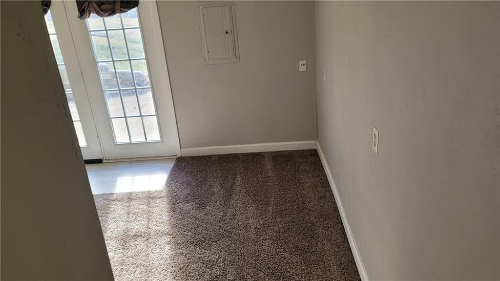 110 E South Avenue — photo 34