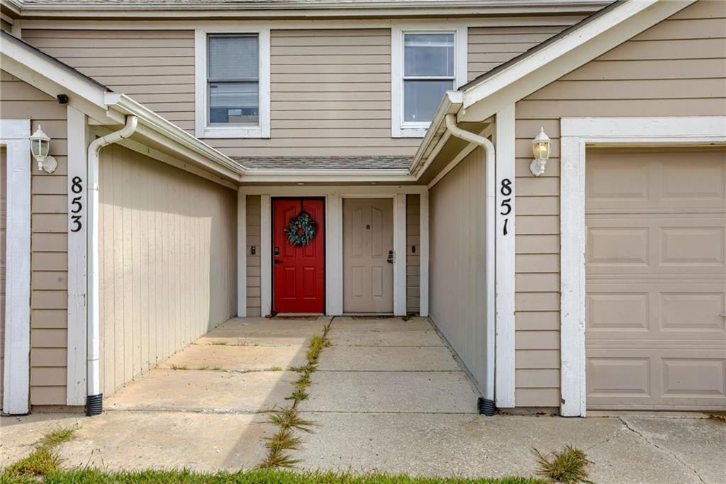 Photo 2 of 19 - 851 E 167th Court