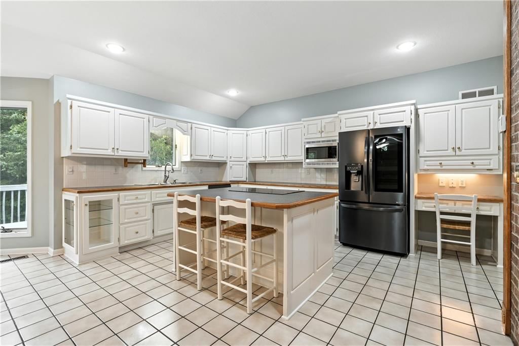 Photo 9 of 50 - 26770 W 226th Street