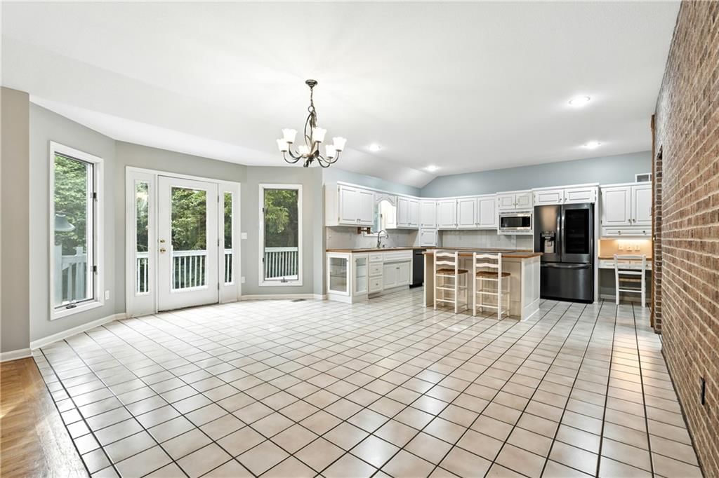 Photo 16 of 50 - 26770 W 226th Street