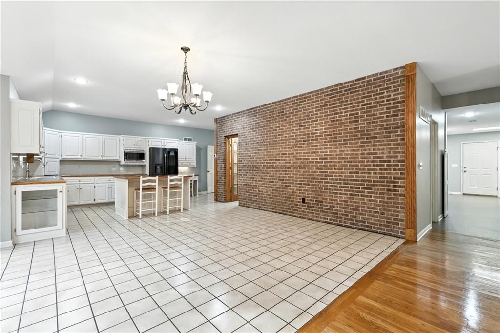 Photo 17 of 50 - 26770 W 226th Street