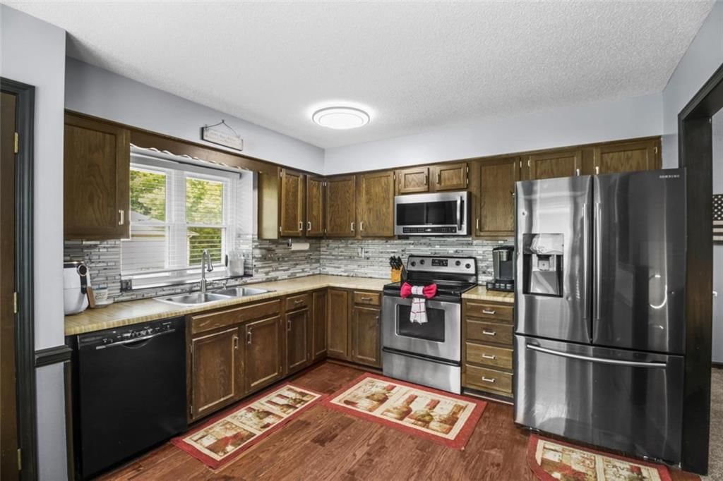 Photo 7 of 22 - 19215 E 13TH Street