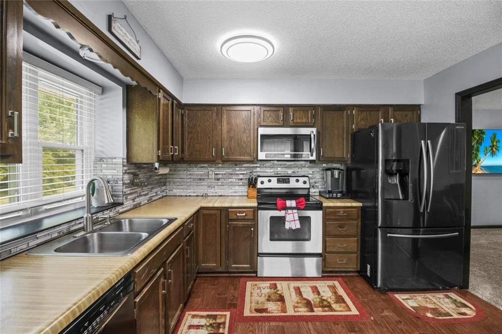 Photo 9 of 22 - 19215 E 13TH Street