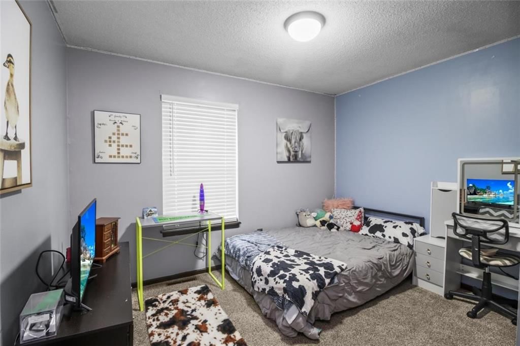 Photo 14 of 22 - 19215 E 13TH Street