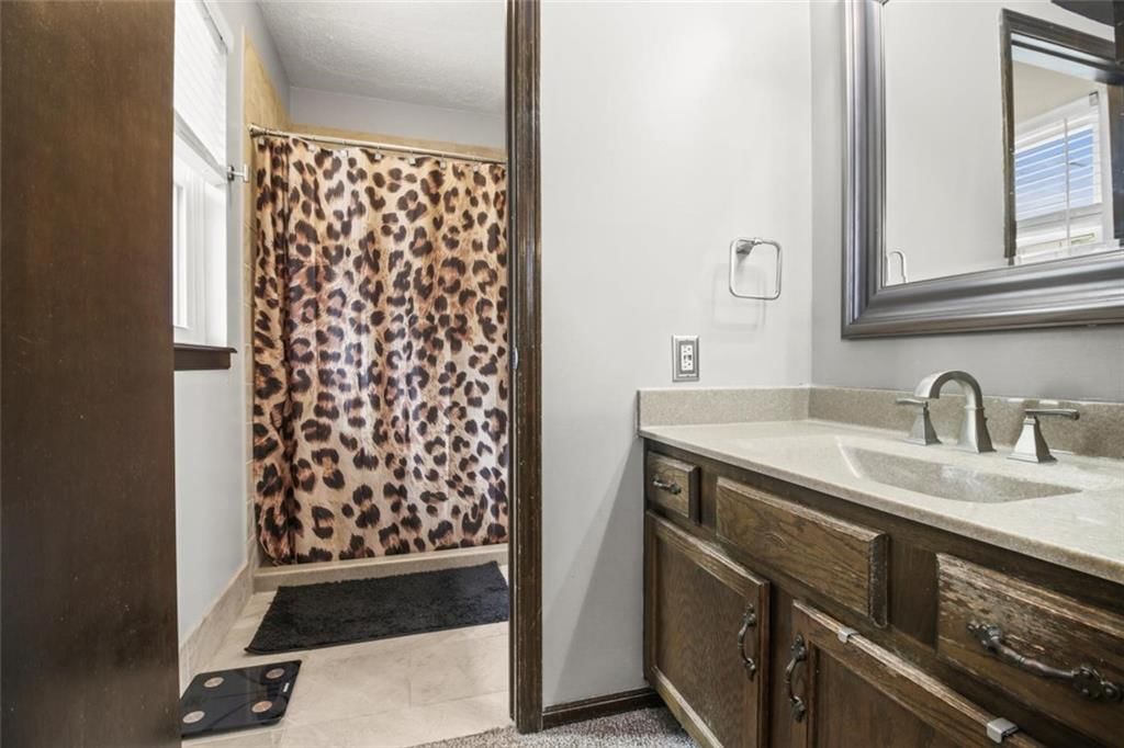 Photo 15 of 22 - 19215 E 13TH Street
