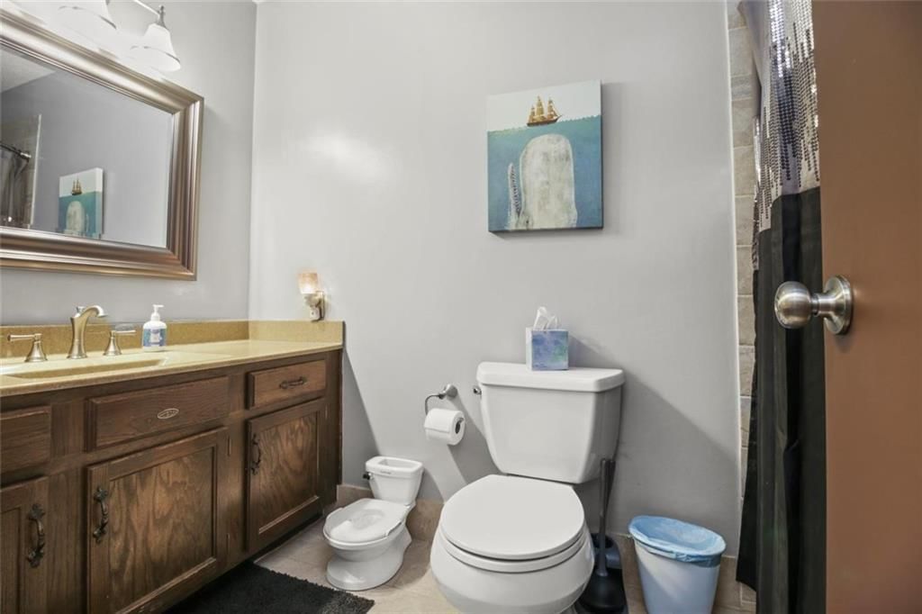Photo 17 of 22 - 19215 E 13TH Street