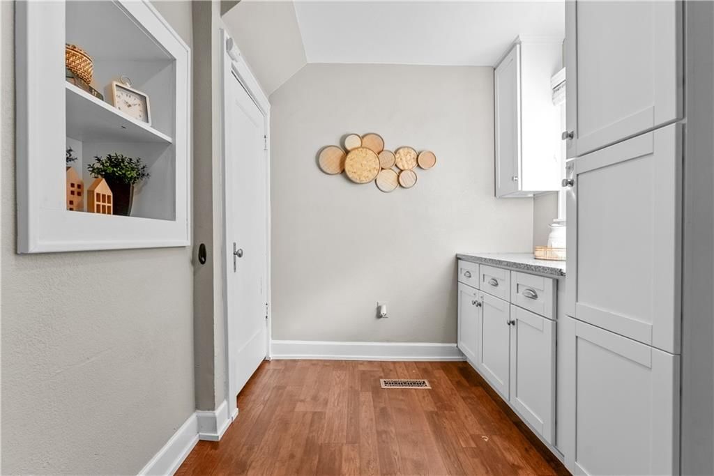 6330 Oak Street — photo 16