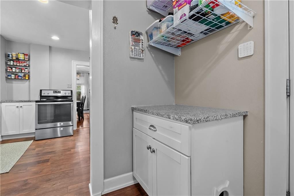 6330 Oak Street — photo 20