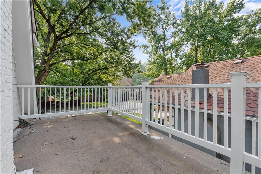6330 Oak Street — photo 31