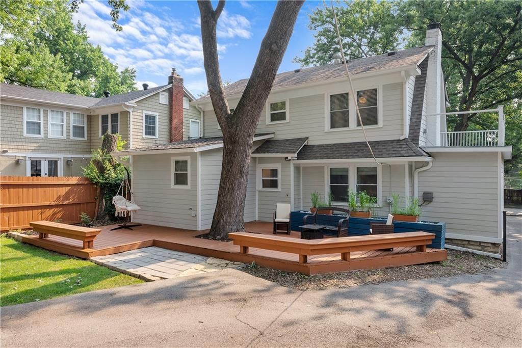 6330 Oak Street — photo 34