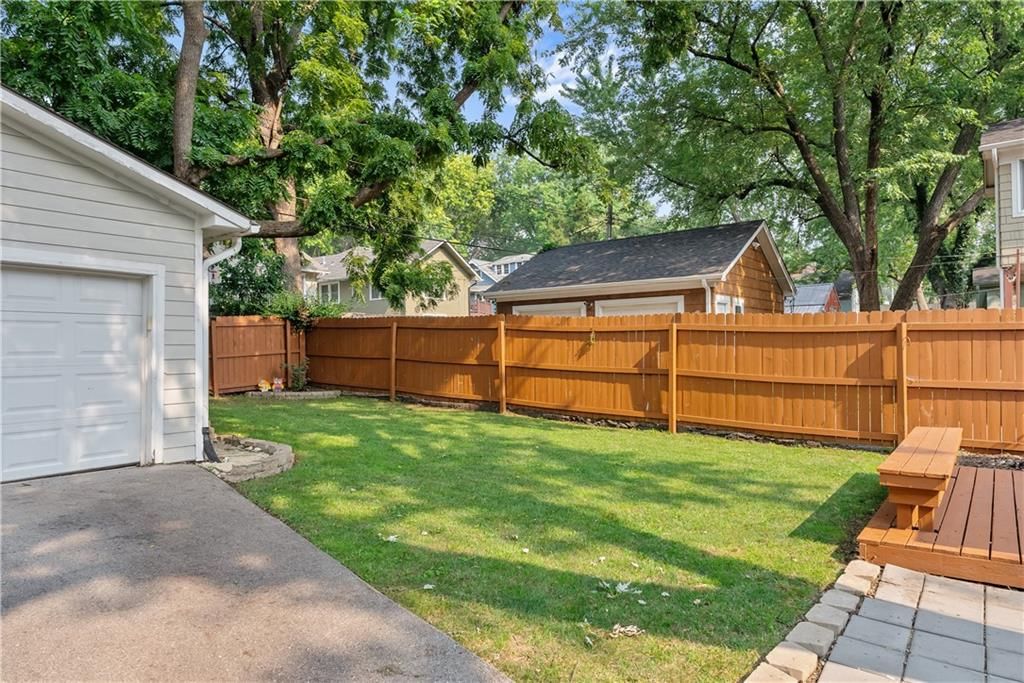6330 Oak Street — photo 39