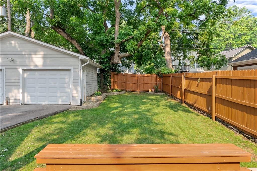 6330 Oak Street — photo 40