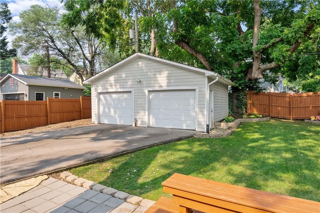 6330 Oak Street — photo 41