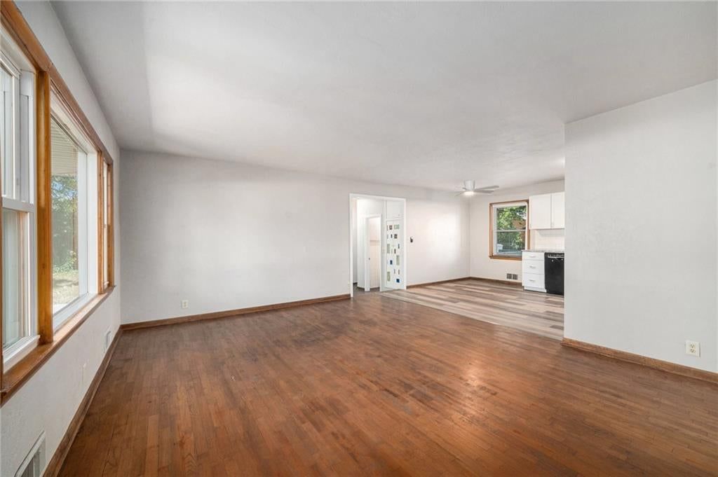 Photo 6 of 23 - 611 NE 88th Street