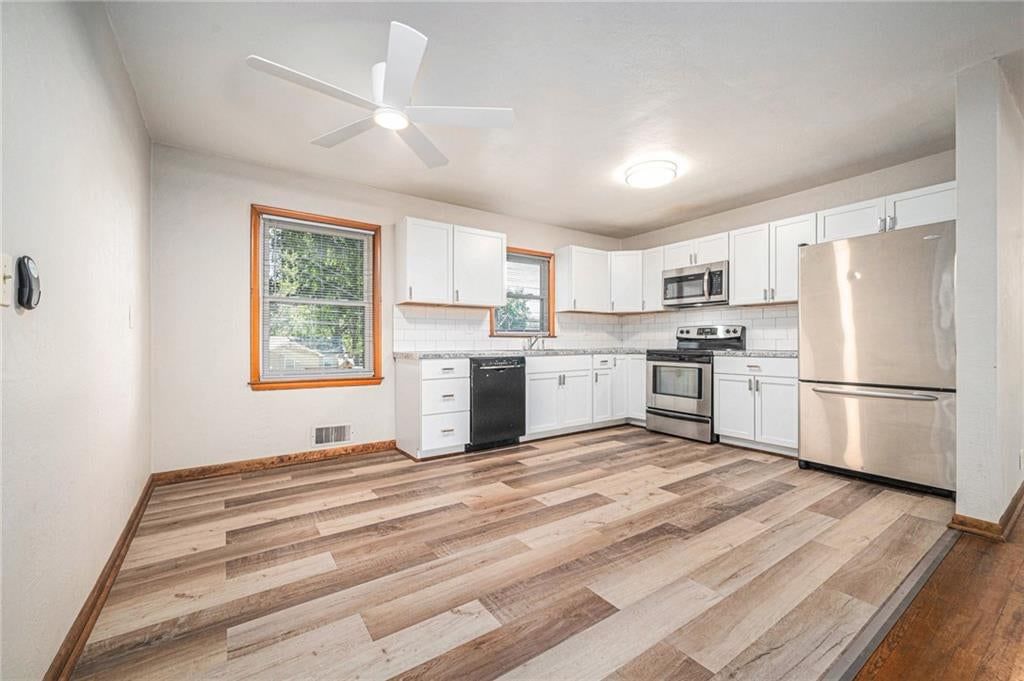 Photo 7 of 23 - 611 NE 88th Street