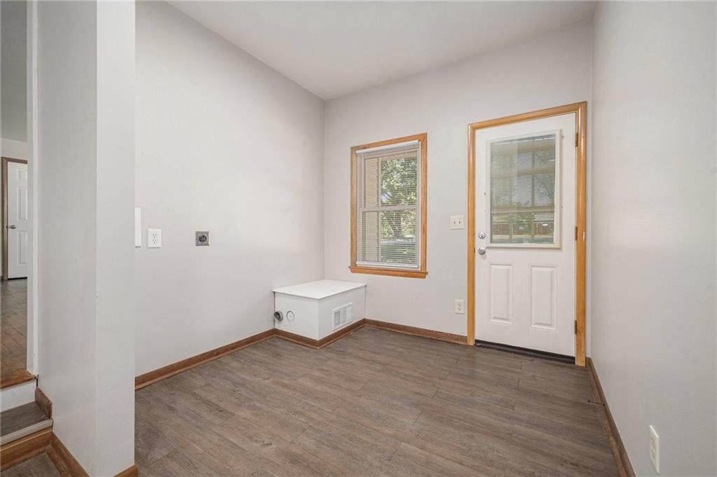 Photo 9 of 23 - 611 NE 88th Street