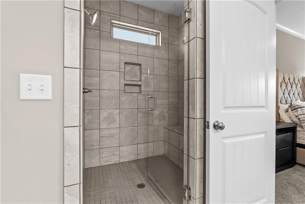 Photo 21 of 41 - 22513 E 43rd St Court S