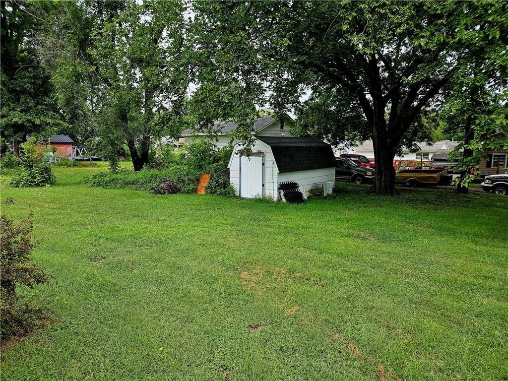 1548 Brown Avenue — photo 5