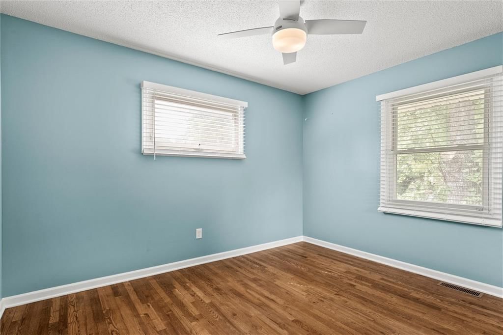 7803 E 50th Terrace — photo 12