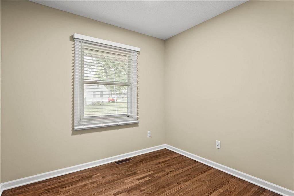 7803 E 50th Terrace — photo 13