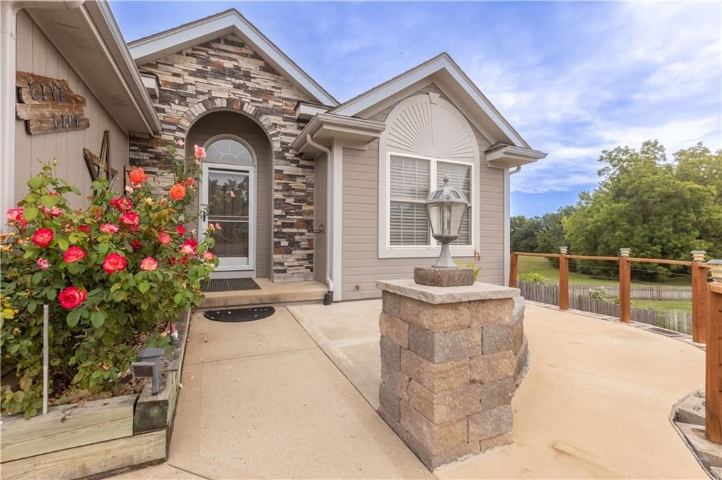 Photo 3 of 36 - 925 Porter Ridge N/A