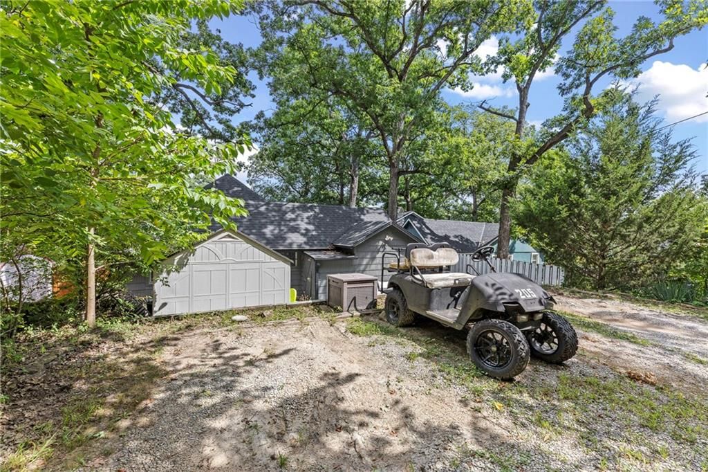 205 Lake Forest Drive — photo 38