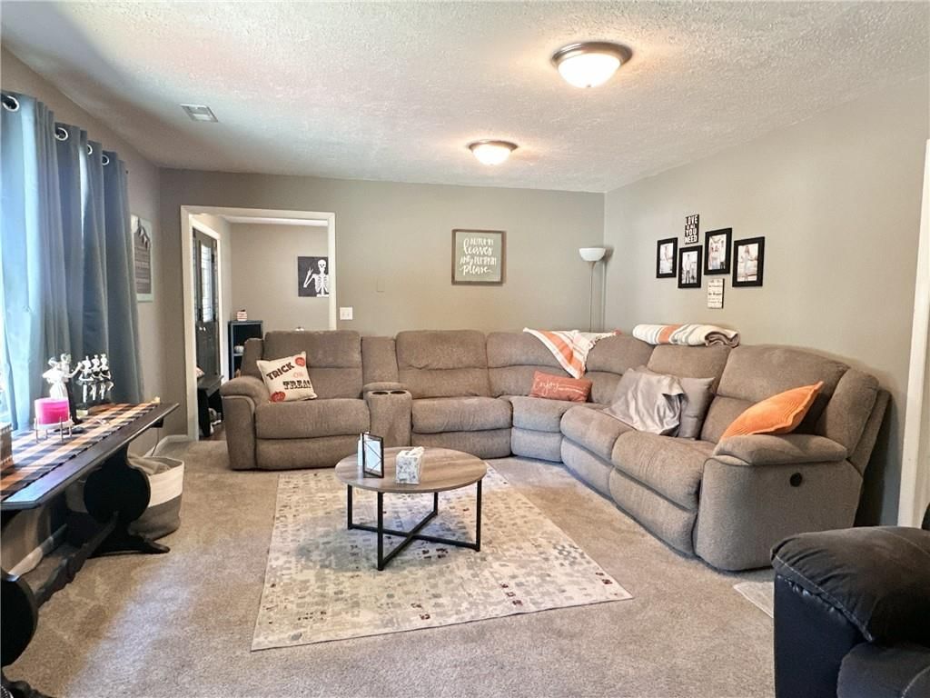 Photo 7 of 29 - 1604 E 7th Street
