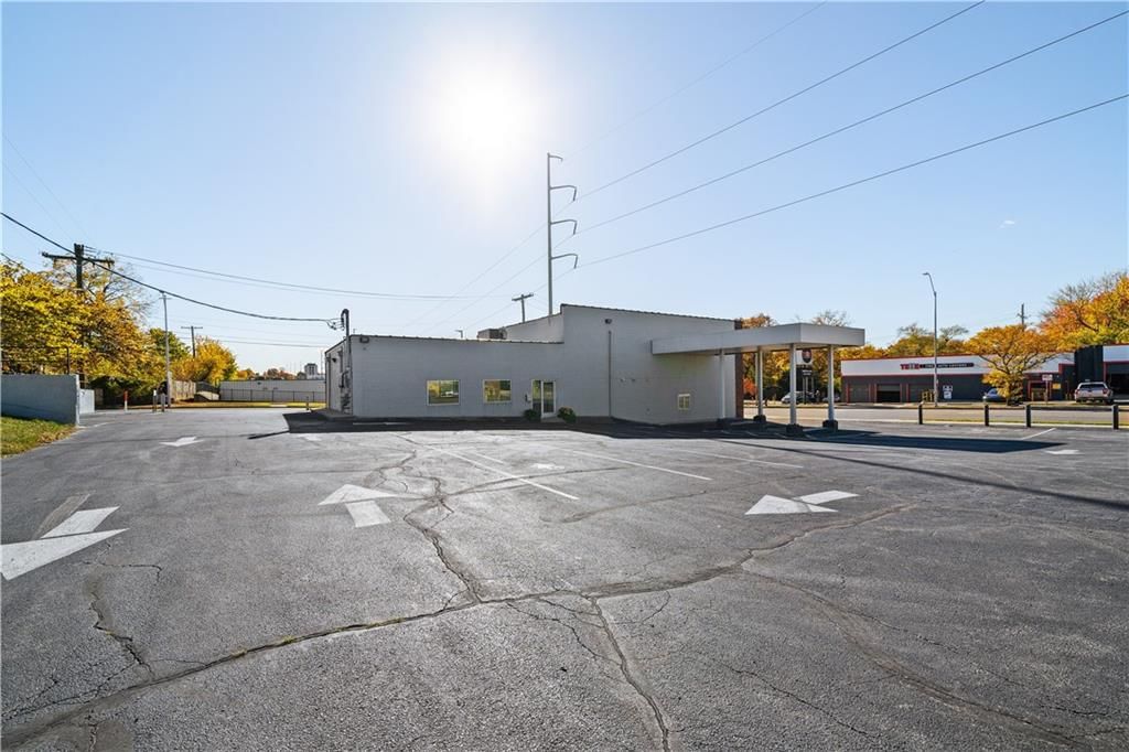 6145 Troost Avenue — photo 7
