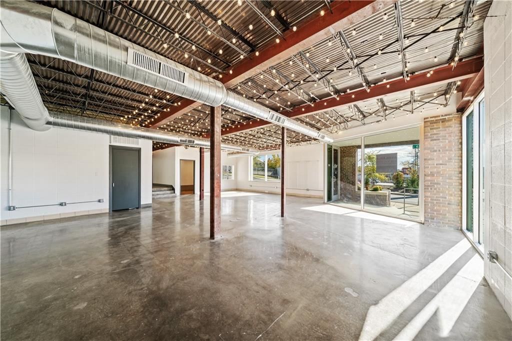 6145 Troost Avenue — photo 10