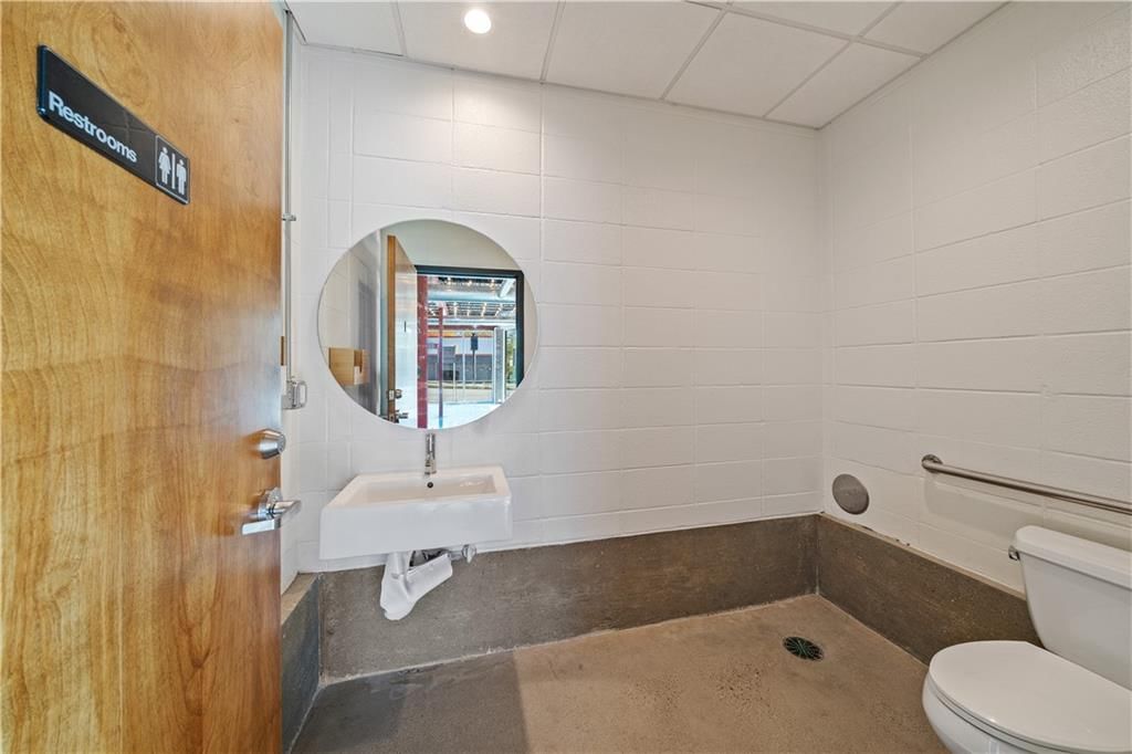 6145 Troost Avenue — photo 15