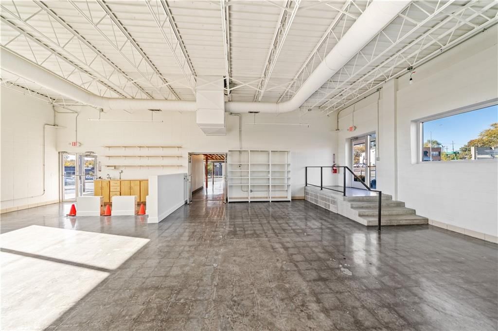 6145 Troost Avenue — photo 20