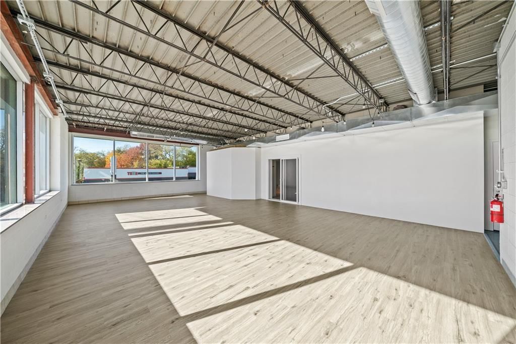 6145 Troost Avenue — photo 23