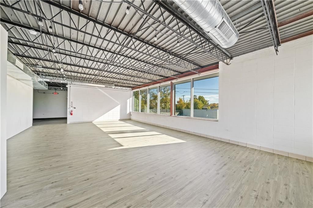 6145 Troost Avenue — photo 25