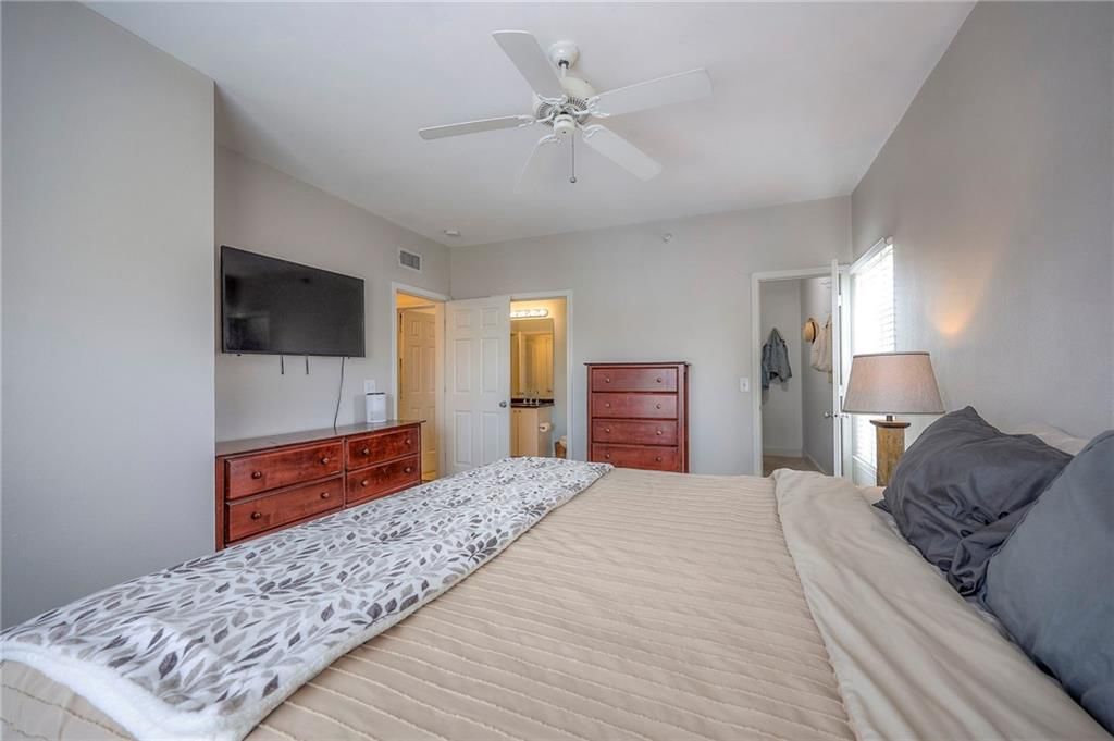 11608 Tomahawk Creek Parkway — photo 20